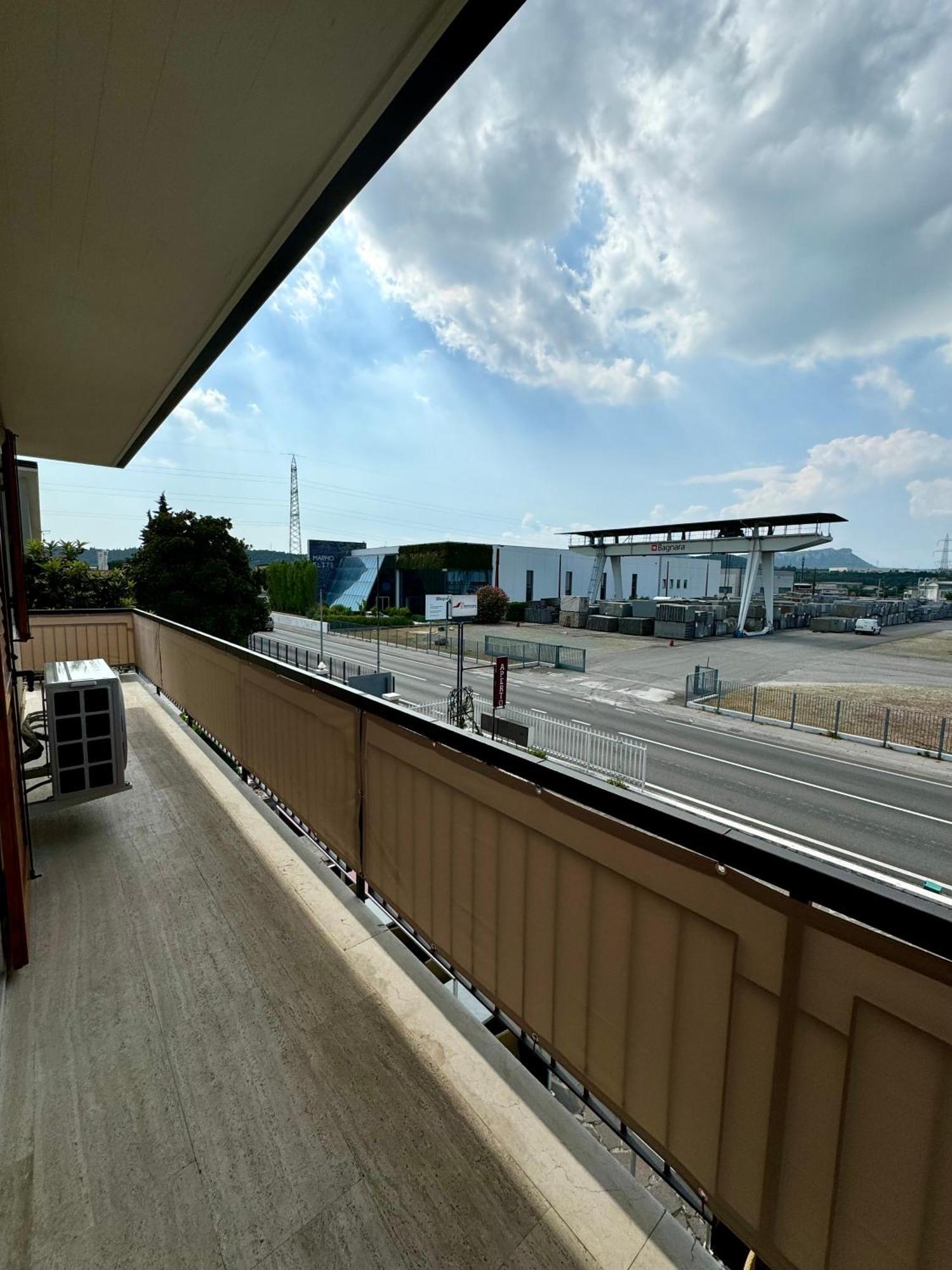 Residenza Aleardo Lägenhet Domegliara Exteriör bild